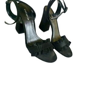 Indigo Rd Black Block Ruffled Ankle Strap Sandal Womans Size 7.5